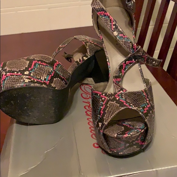 Open Toe Heel 💜💕💙 - Picture 6 of 6